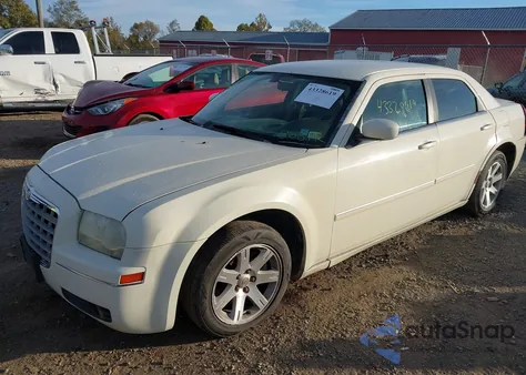 2007 Chrysler 300 Touring z USA, uszkodzony, nr VIN 2C3KA53G97H808742